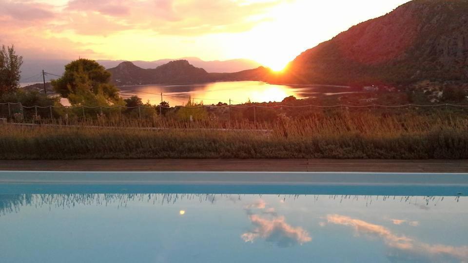 Villa Armonia Vouliagmeni Gölü Dış mekan fotoğraf