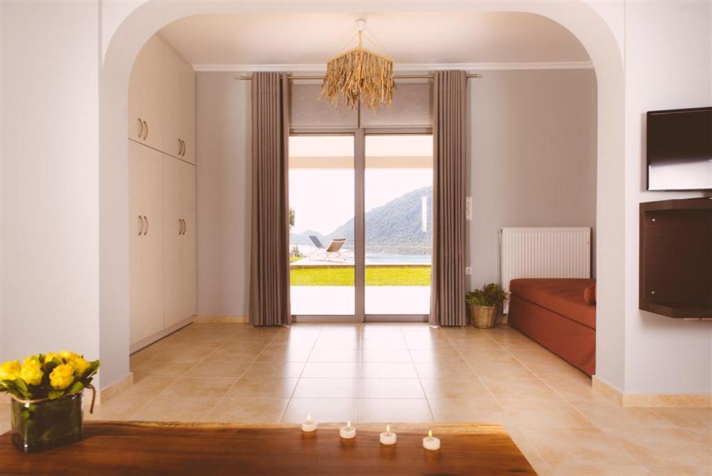 Villa Armonia Vouliagmeni Gölü Dış mekan fotoğraf